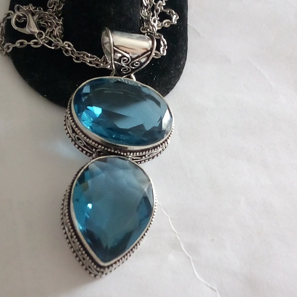 Gorgeous double stone London blue topaz cocktail pendant 💙🤗 - Picture 2 of 4